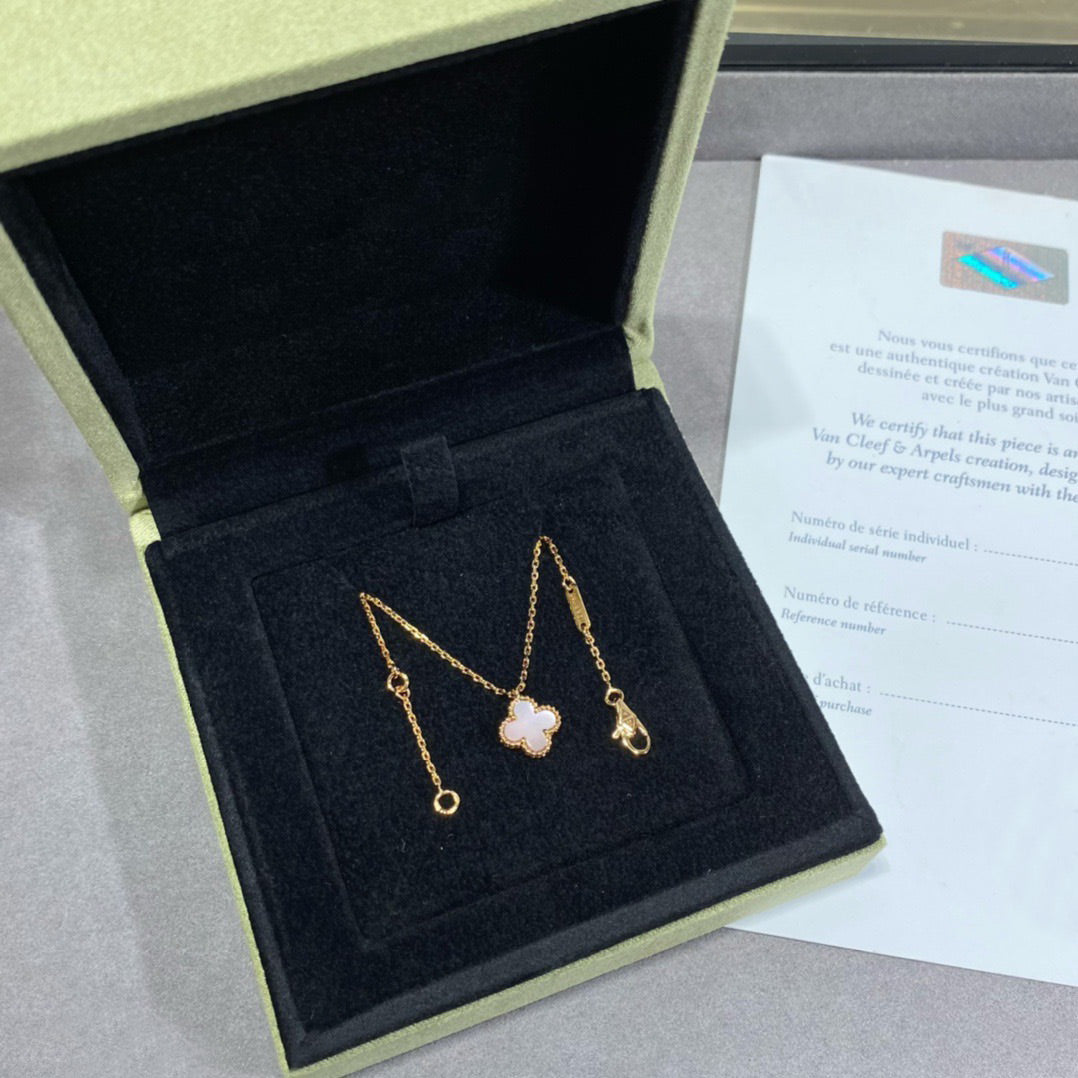 [Lumi Jewels]CLOVER 9.5MM PINK MOTHER OF PEARL SINGLE FLOWER NECKLACE