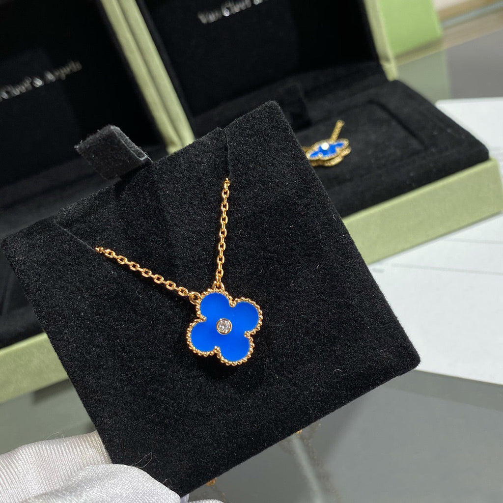 [Lumi Jewels]CLOVER 15MM DIAMOND AND BLUE AGATE NECKLACE
