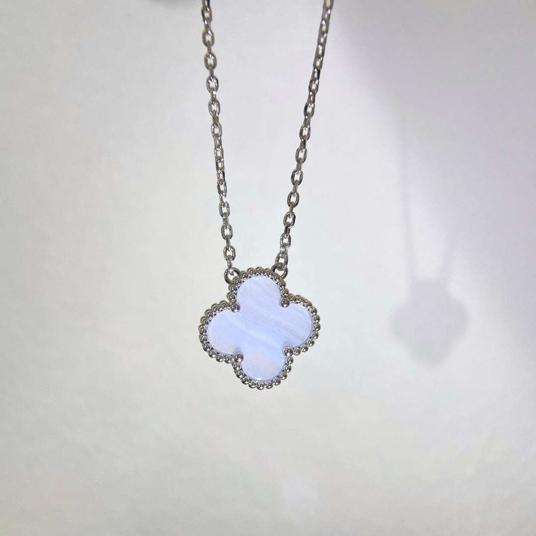 [Lumi Jewels]CLOVER 15MM BLUE CHALCEDONY NECKLACE SILVER