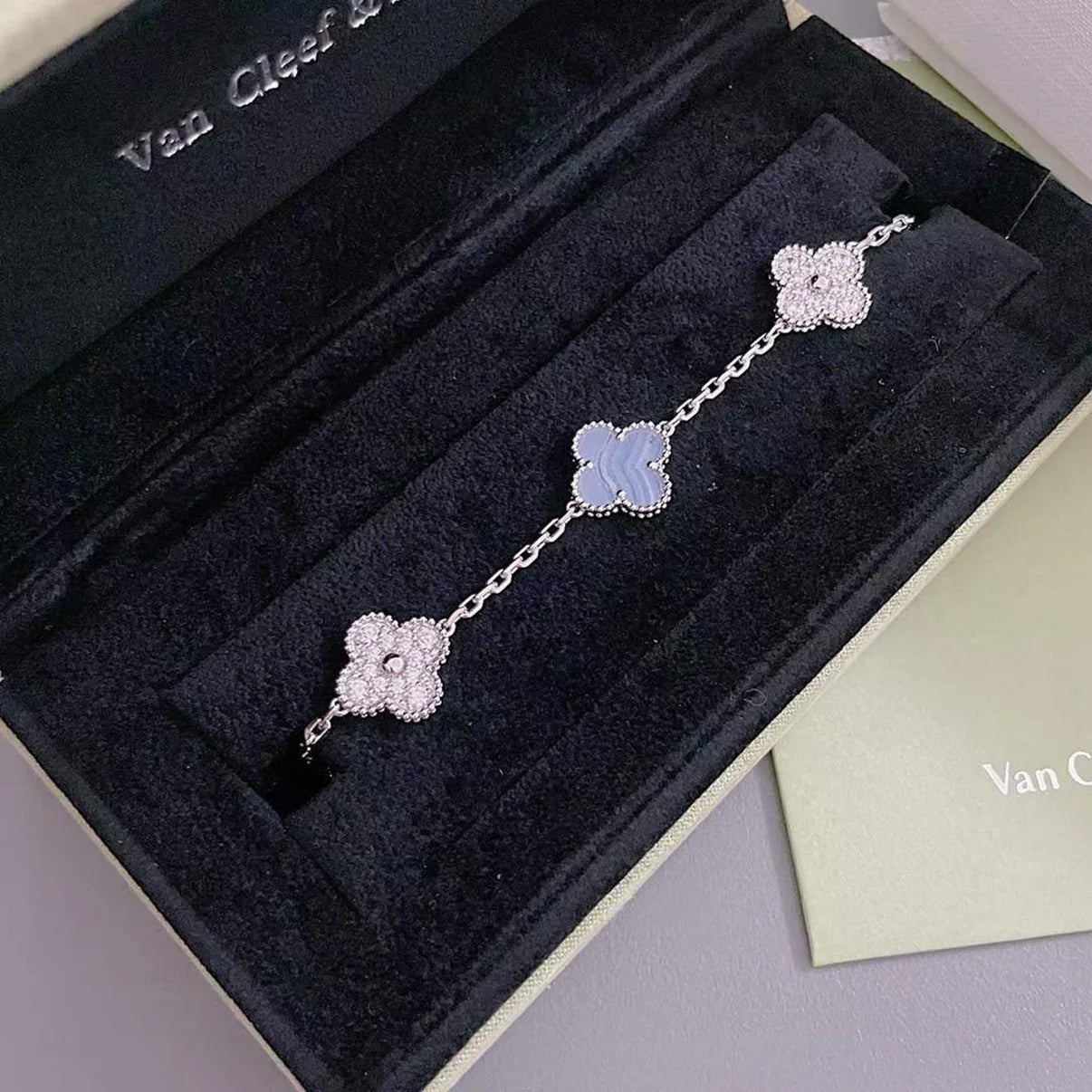 [Lumi Jewels] CLOVER 5 MOTIF PURPLE CHALCEDONY BRACELET COLLECTION