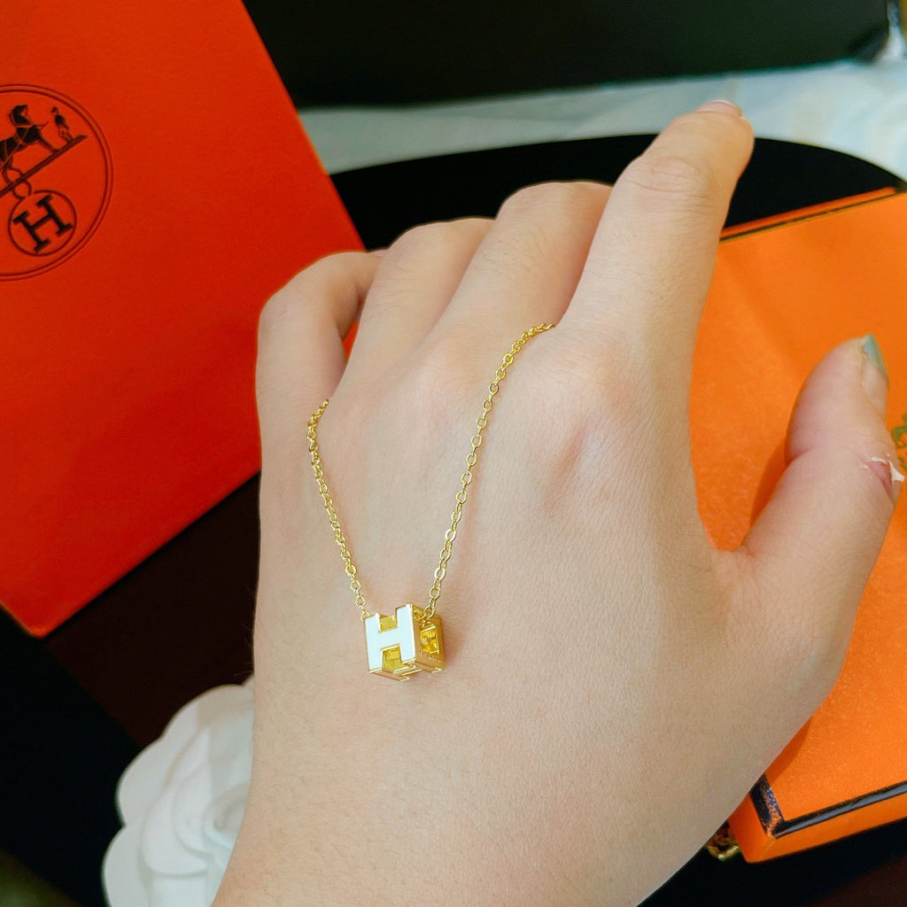 [Lumi Jewels]H WHITE SQUARE GOLD NECKLACE