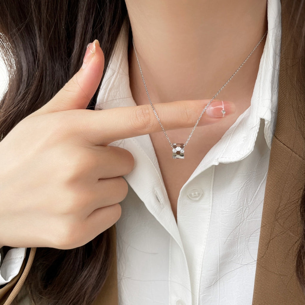 [Lumi Jewels]BEE MINI PEDANT DIAMOND NECKLACE