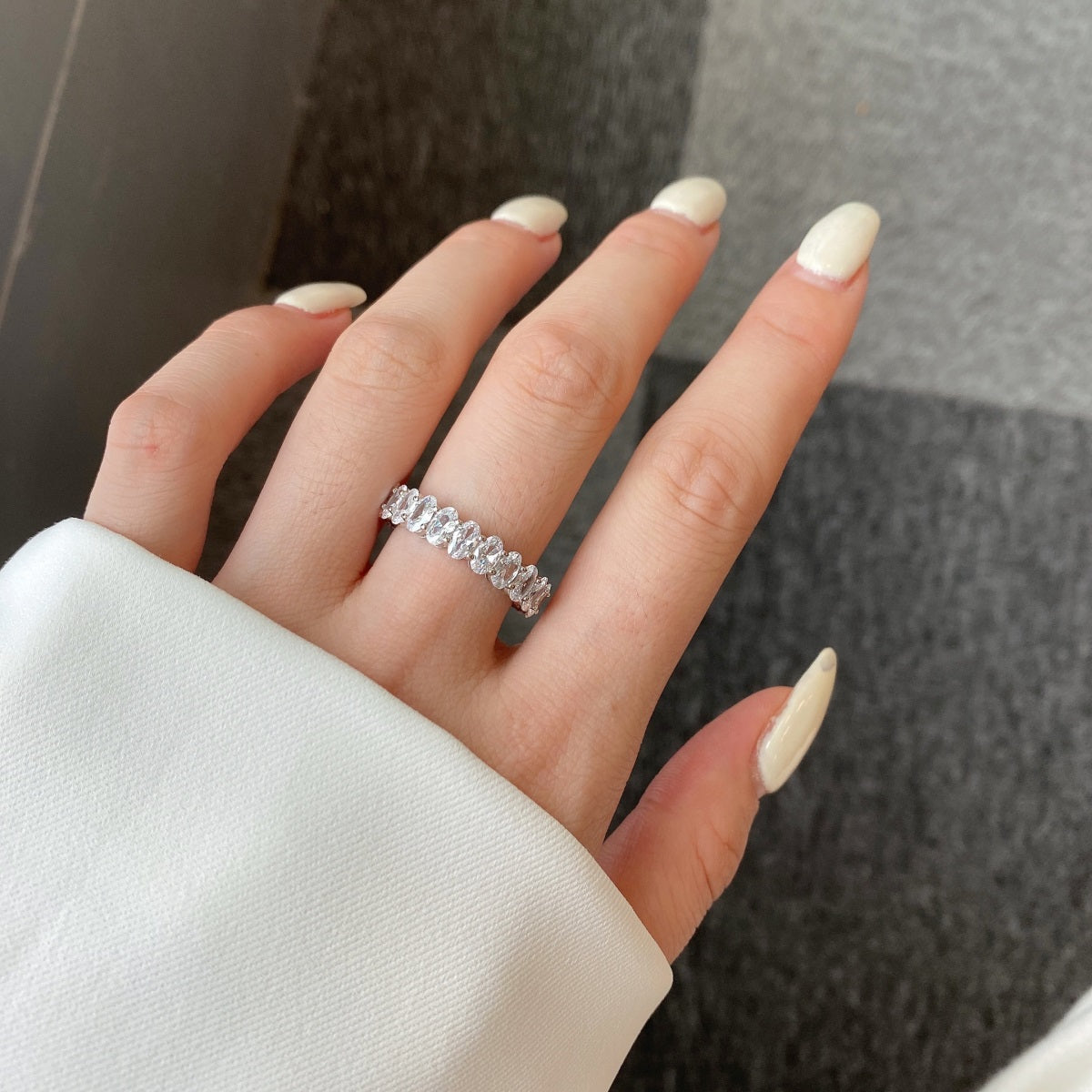 [Lumi Jewels]Ornate Oval Cut Tennis Ring