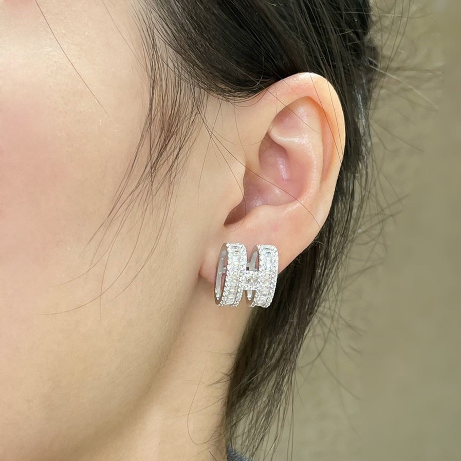 [Lumi Jewels]H STUD EARRINGS WITH SILVER DIAMONDS