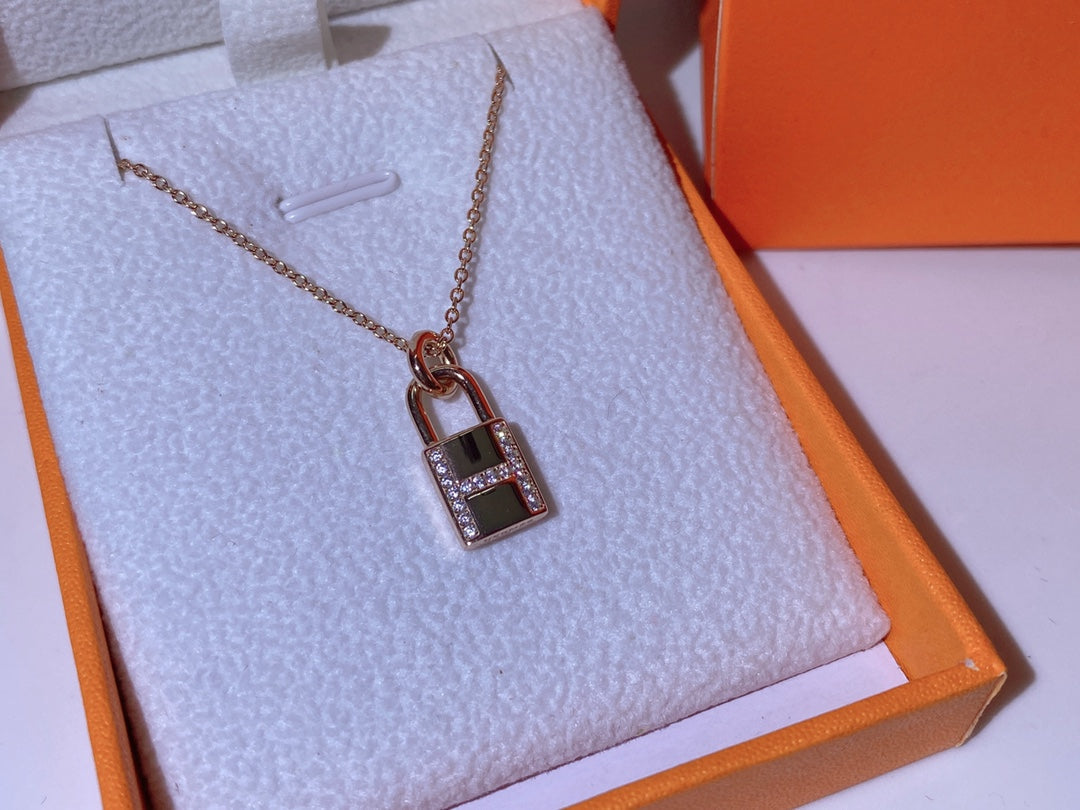 [Lumi Jewels]HM ADVANCED NICHE LOCK HEAD NECKLACE DIAMONDS