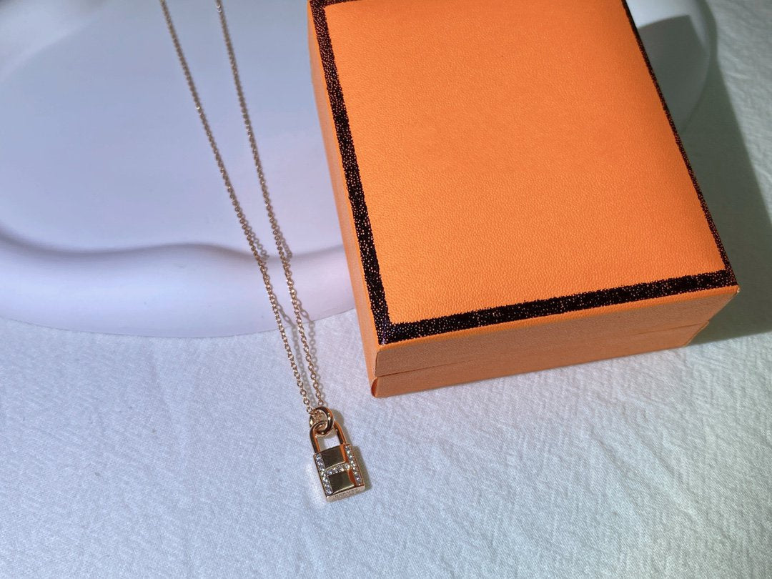 [Lumi Jewels]HM ADVANCED NICHE LOCK HEAD NECKLACE DIAMONDS