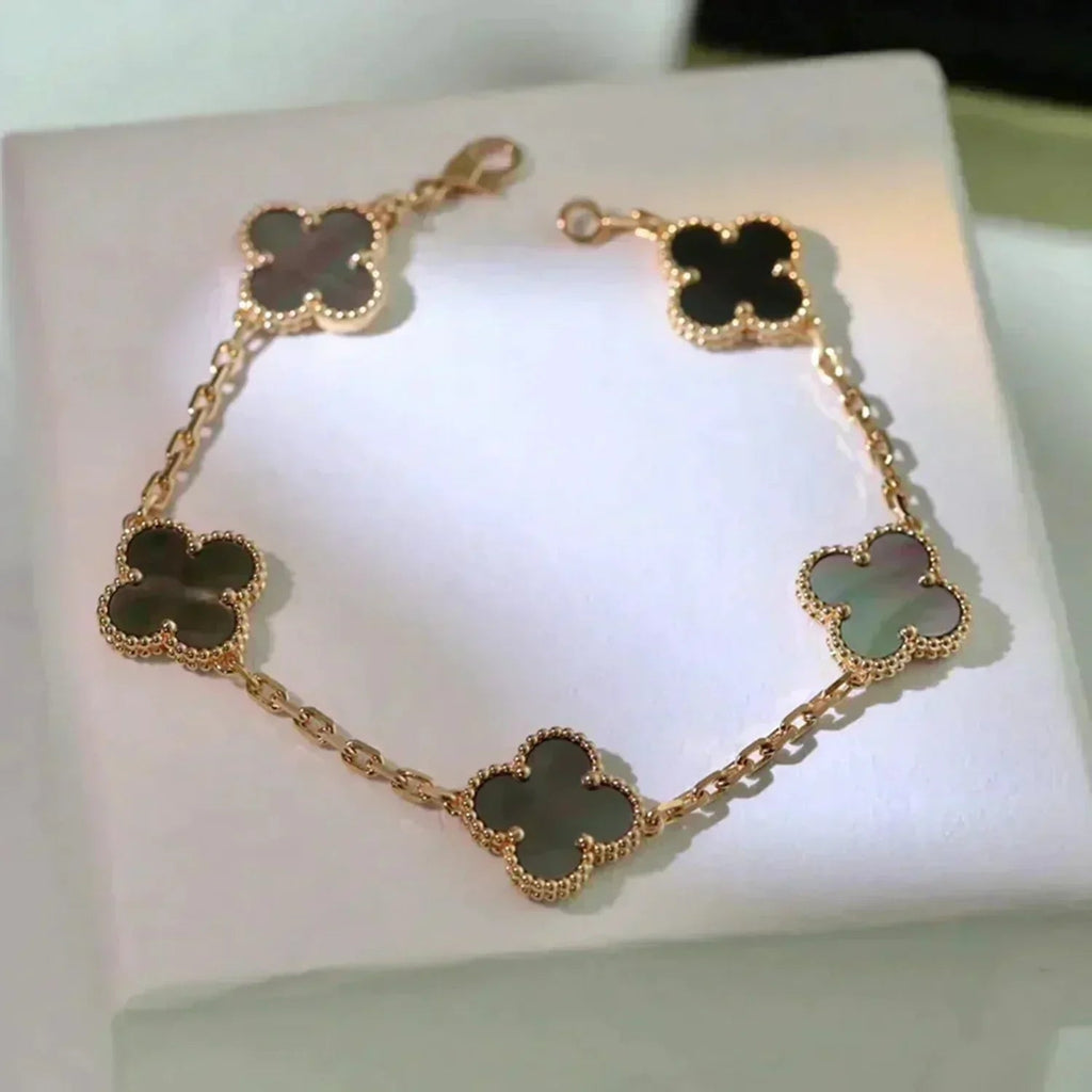 [Lumi Jewels] CLOVER 5 MOTIF GRAY MOP BRACELET COLLECTION