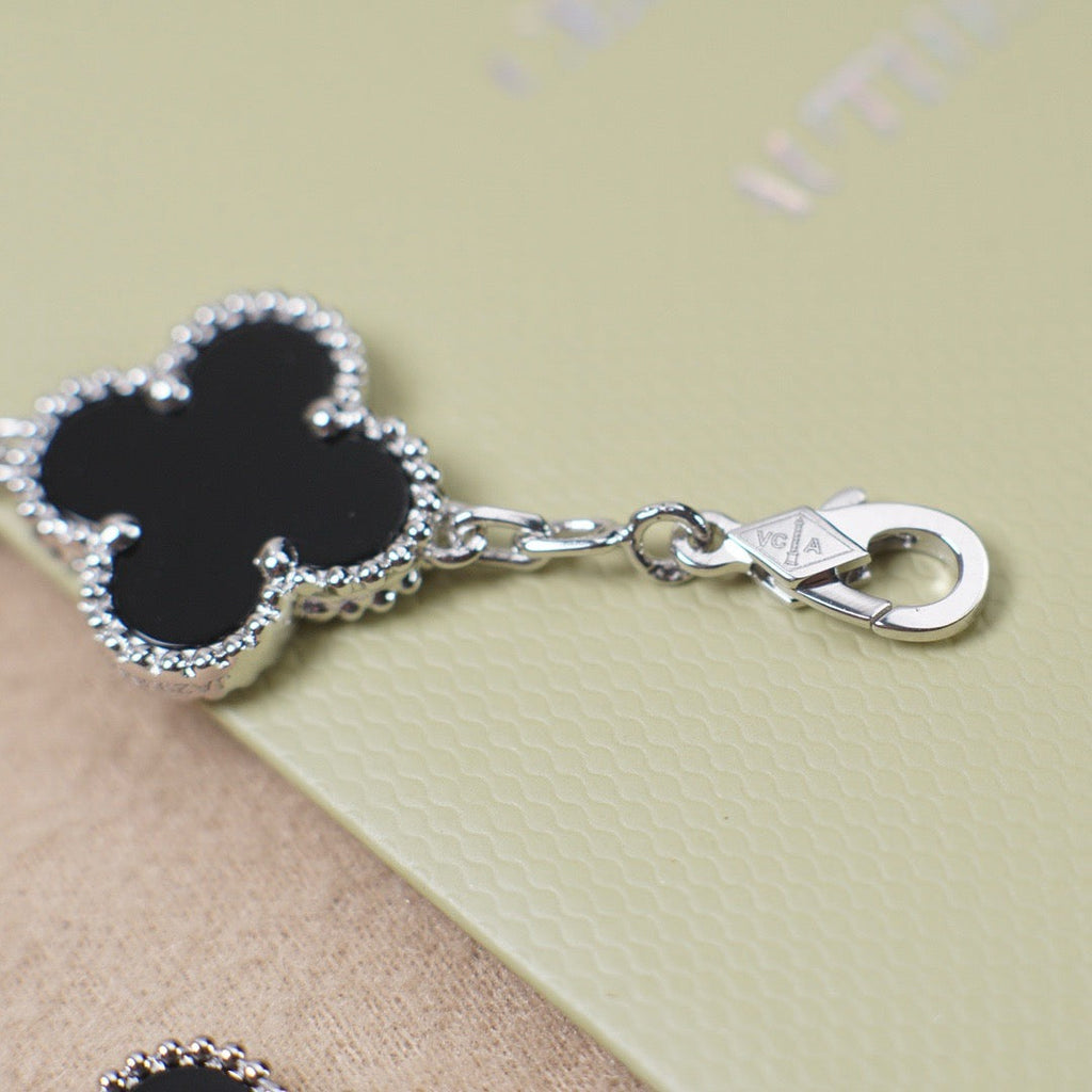 [Lumi Jewels] CLOVER 5 MOTIF ONYXS BRACELET COLLECTION