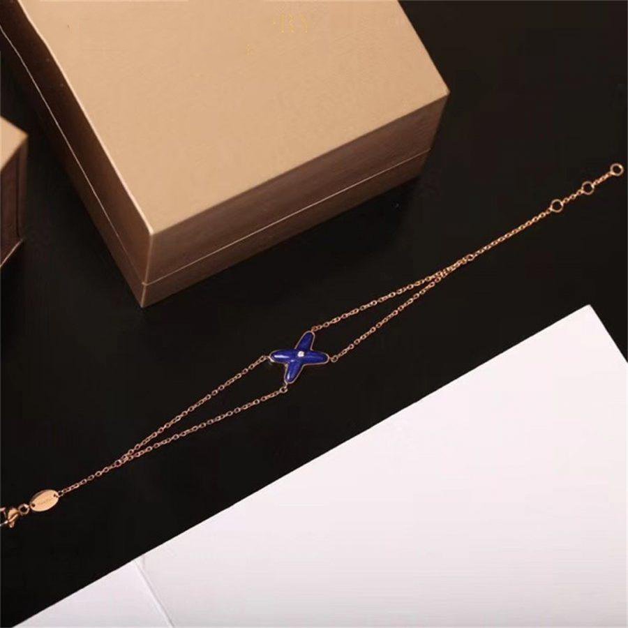 [Lumi Jewels]Hollow Design Four-Leaf Clover Flower Shape Bracelet