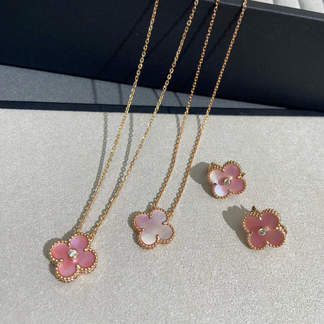 [Lumi Jewels]CLOVER 15MM DIAMOND PINK MOP NECKLACE