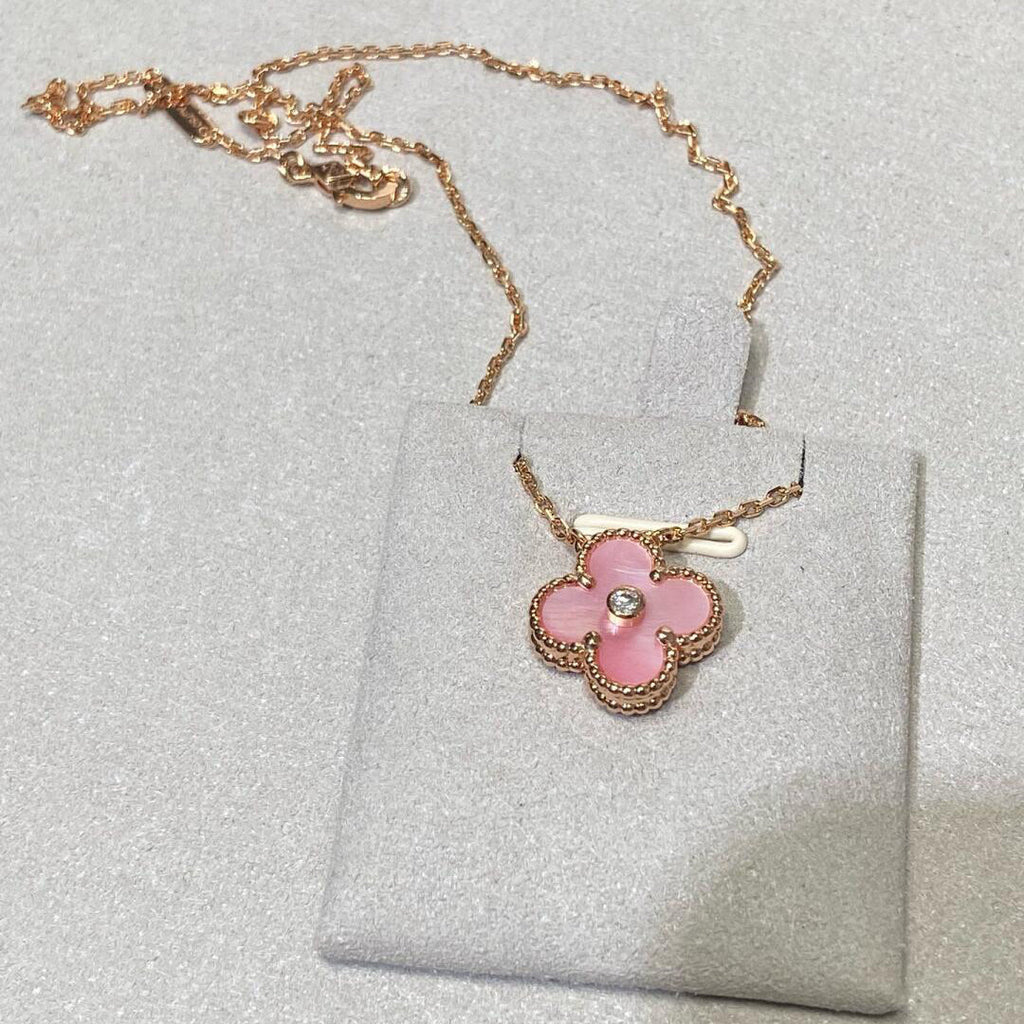 [Lumi Jewels]CLOVER 15MM DIAMOND PINK MOP NECKLACE