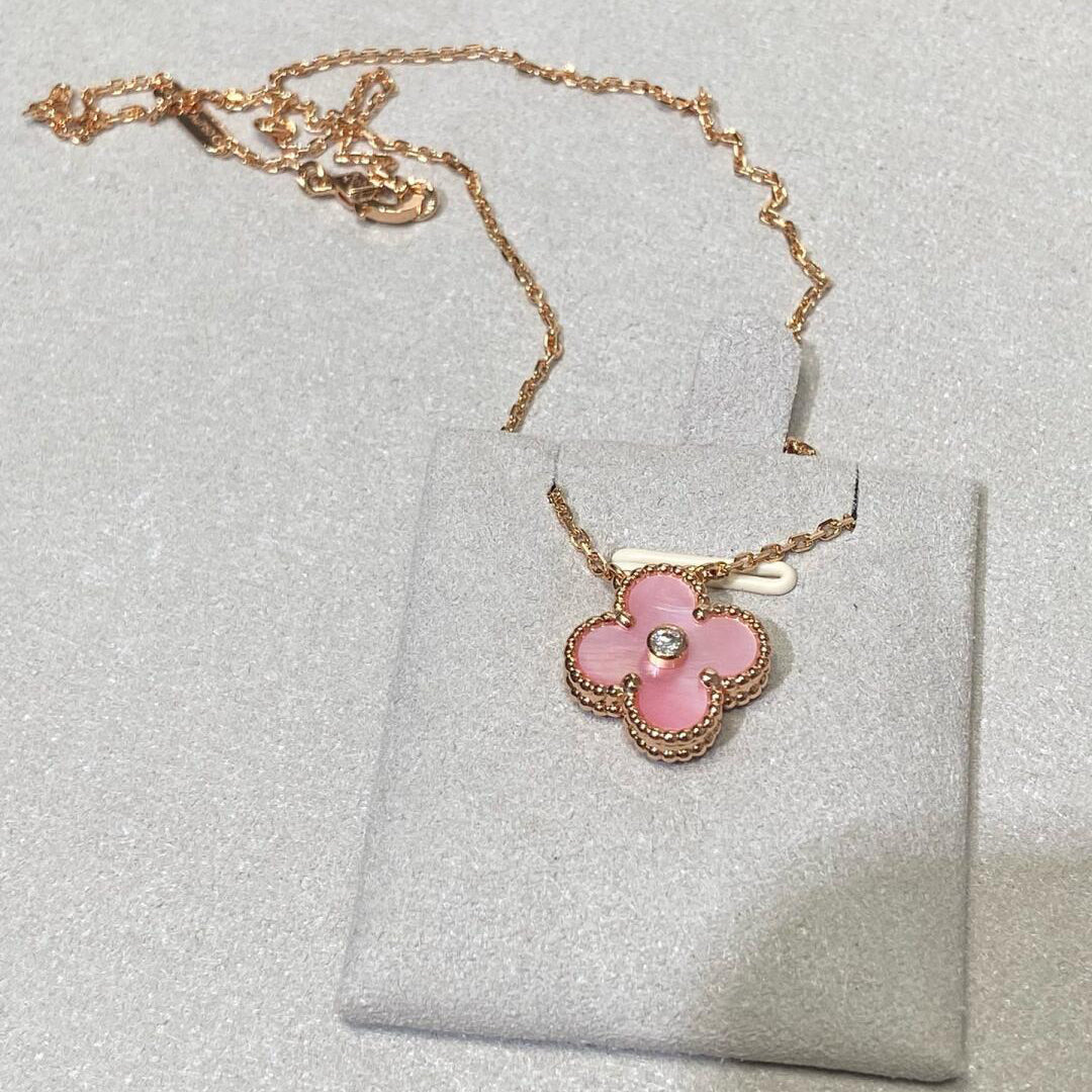 [Lumi Jewels]CLOVER 15MM DIAMOND PINK MOP NECKLACE