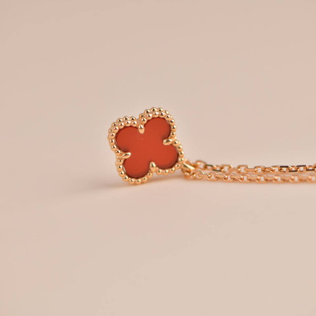 [Lumi Jewels]CLOVER MINI 9.5MM WHITE CARNELIANS NECKLACE