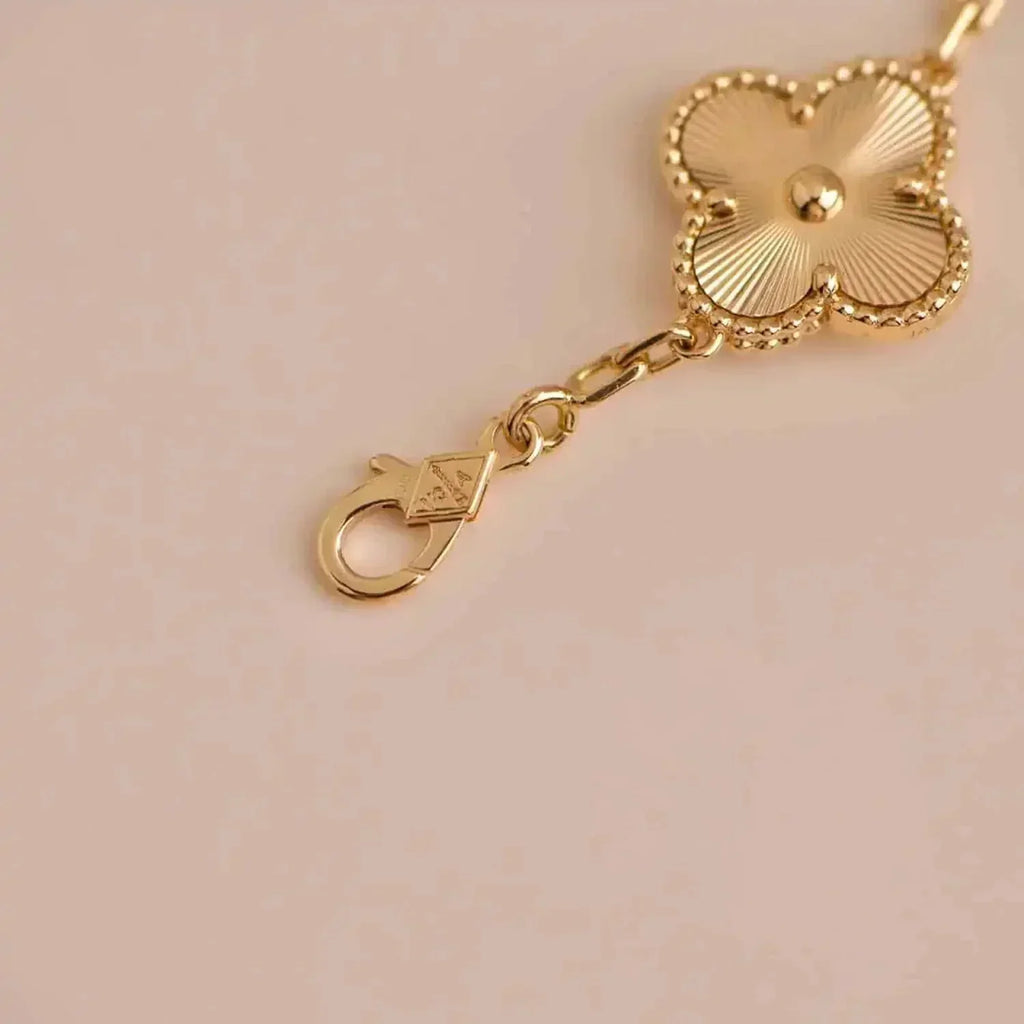 [Lumi Jewels] CLOVER 5 MOTIF LASER BRACELET COLLECTION