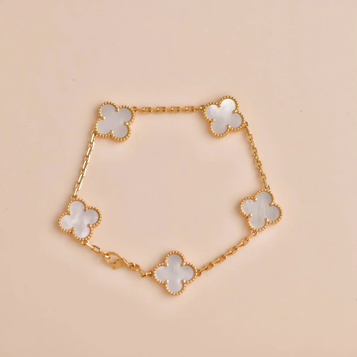 [Lumi Jewels]CLOVER WHITE PEARL MOP 5 MOTIF BRACELET COLLECTION