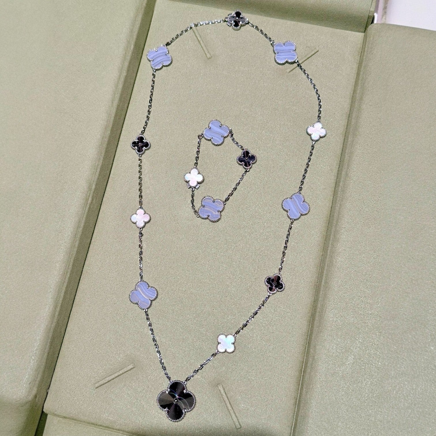 [Lumi Jewels]DETACHABLE CLOVER 15(11+4) FLOWER SILVER NECKLACE SET