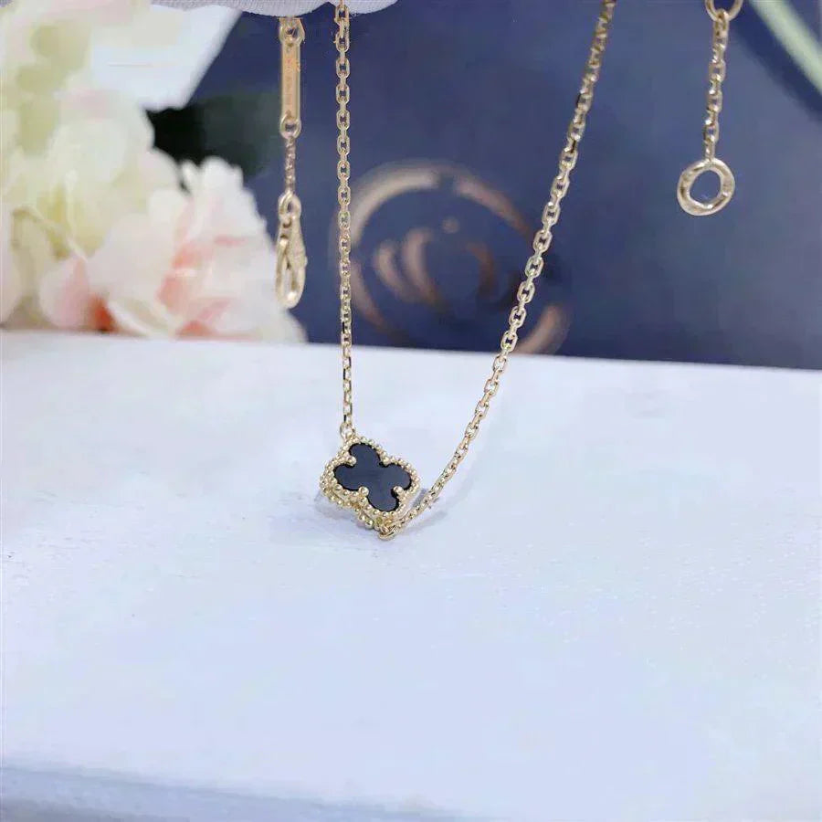[Lumi Jewels]CLOVER ONYX SINGLE FLOWER BRACELET