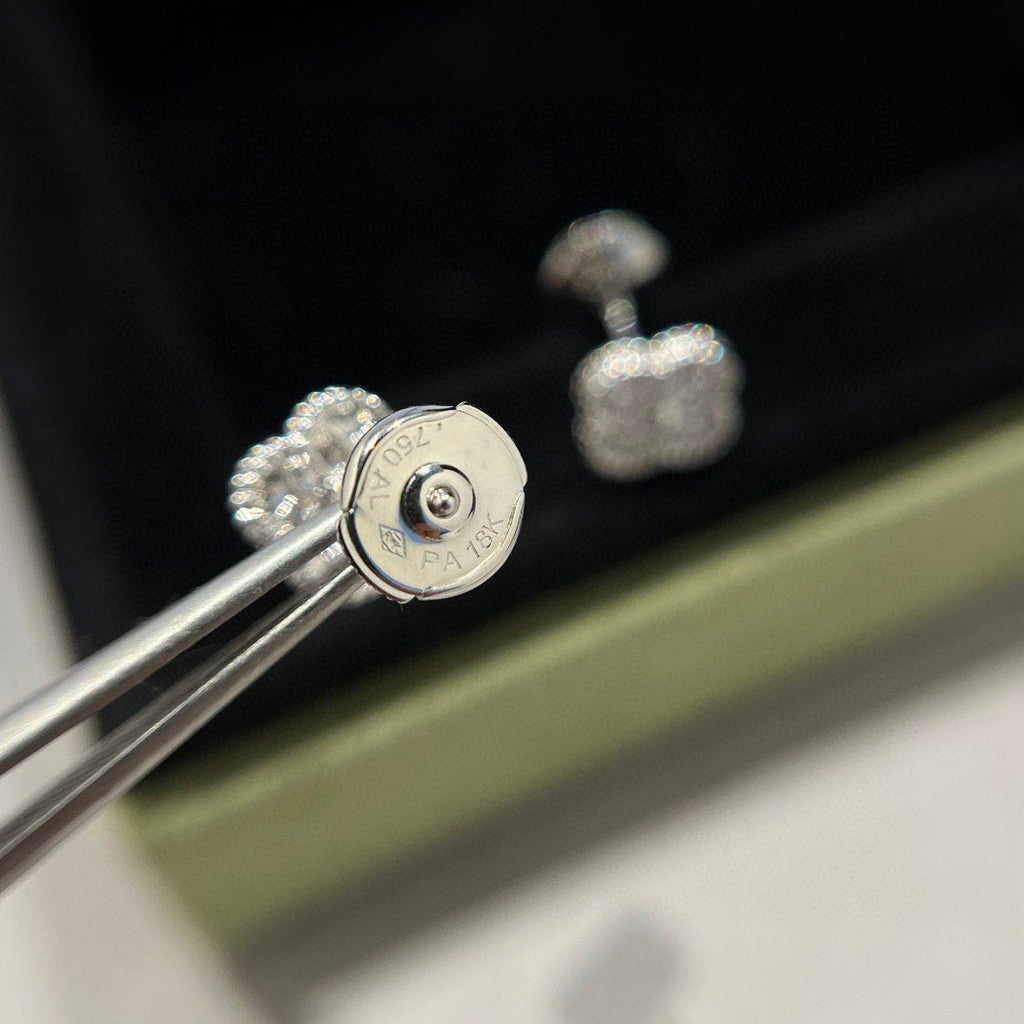 [Lumi Jewels]CLOVER MINI DIAMOND STUD EARRINGS