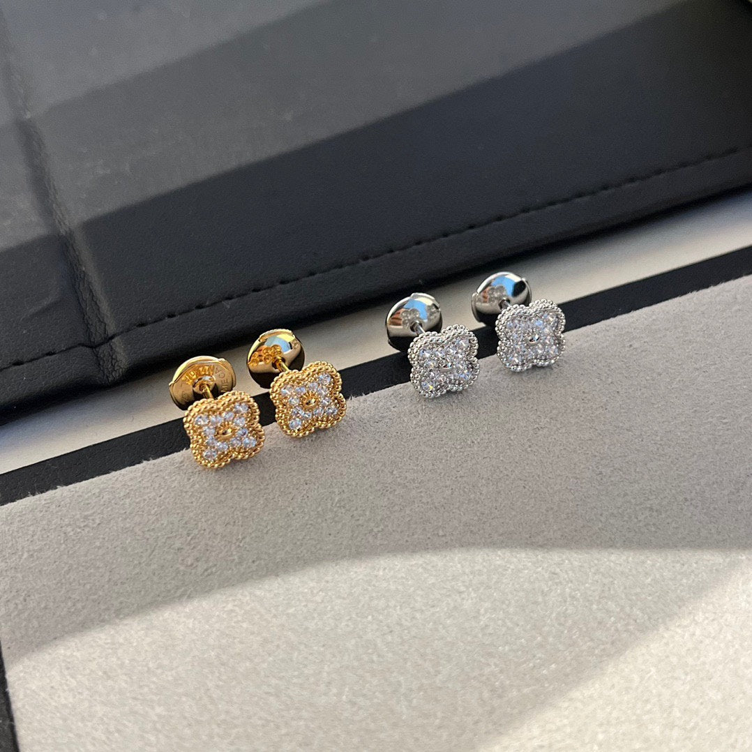 [Lumi Jewels]CLOVER MINI DIAMOND STUD EARRINGS